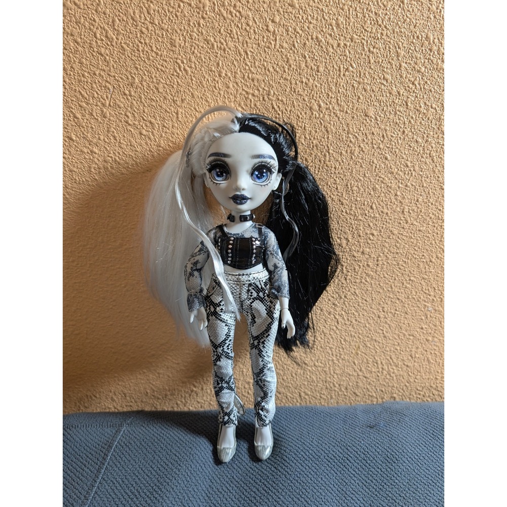 Rainbow High Shadow High Doll Heather Grayson Black White Hair Fashion Doll